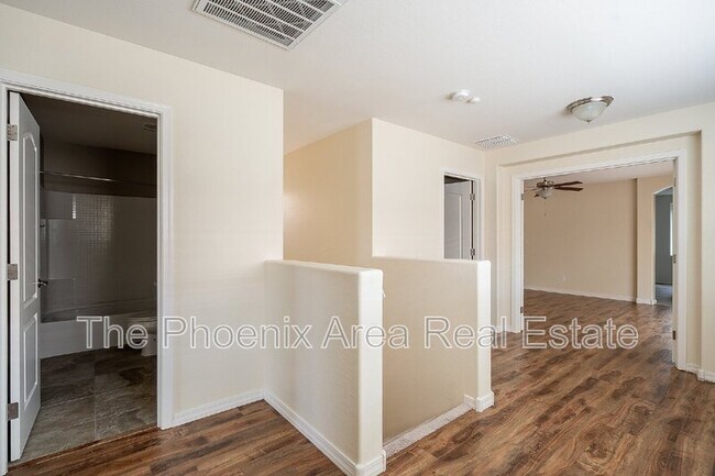 Building Photo - 1055 S Reber Ave