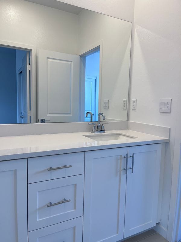 Building Photo - 4041 Pomelo Dr
