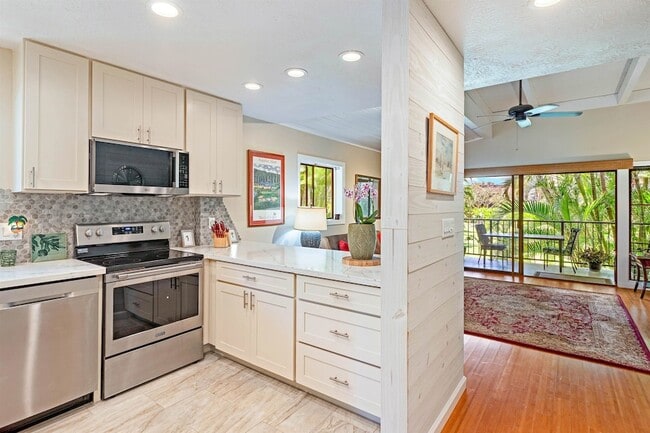 Building Photo - 3788 Lower Honoapiilani Rd