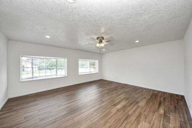 Building Photo - 7414 Battlewood Dr