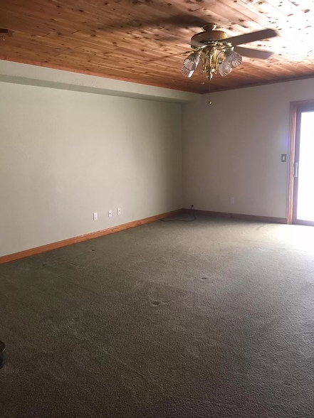 Family Room - 6 Landings Way