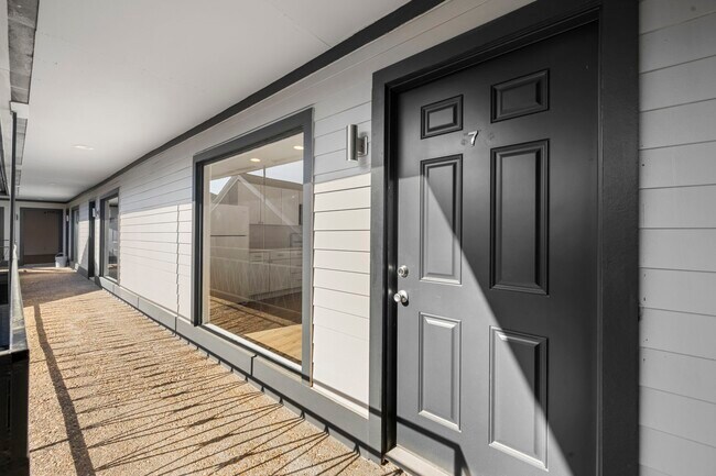 Building Photo - 234 Westheimer Rd