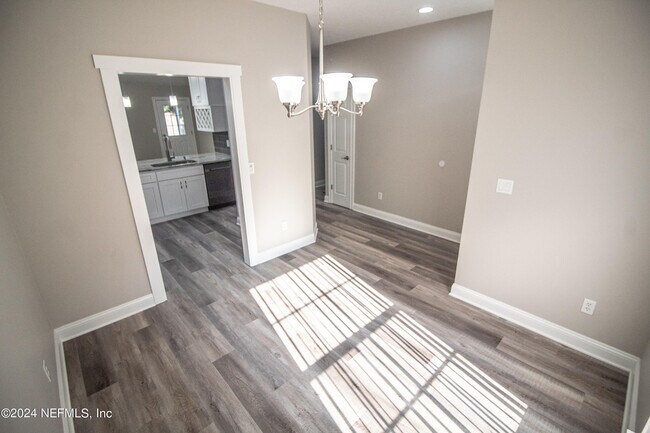 Building Photo - 3839 Union Pacific Dr W