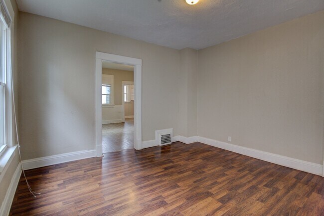 Building Photo - SL AAC1228