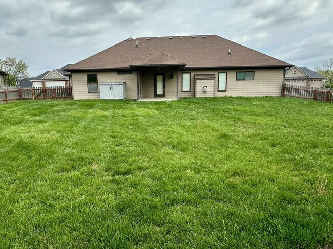 Building Photo - 2004 Bates Creek Dr