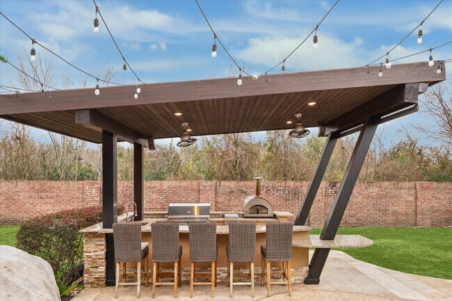 Building Photo - 14339 Shadow Garden Ln