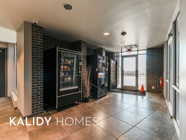 Building Photo - 5900 Mosteller Dr