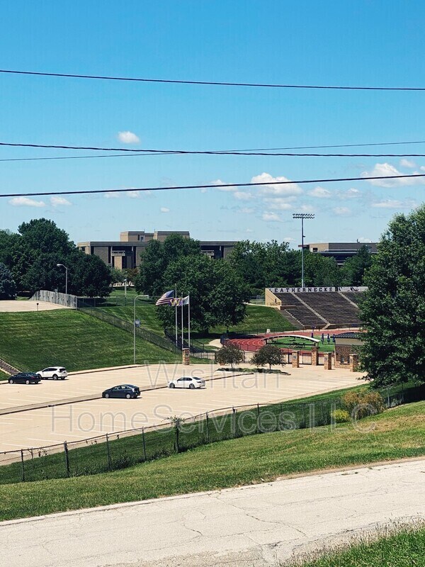 727 Stadium Dr 727 Stadium Dr IL 61455 Apartment Finder