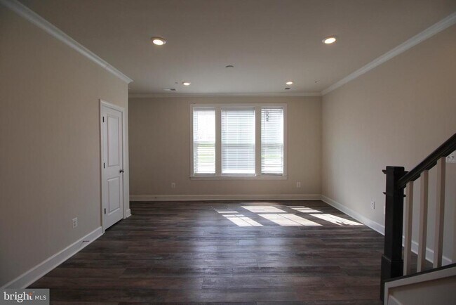 Building Photo - 14911 River Walk Way