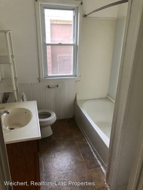 Building Photo - 4 br, 1.5 bath House - 69 Lux Street