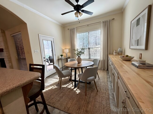 Building Photo - 710 Huntwick Ln