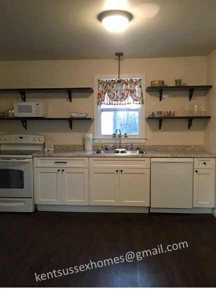Kitchen with custom cabinets, soft close - 9765 Westville Rd