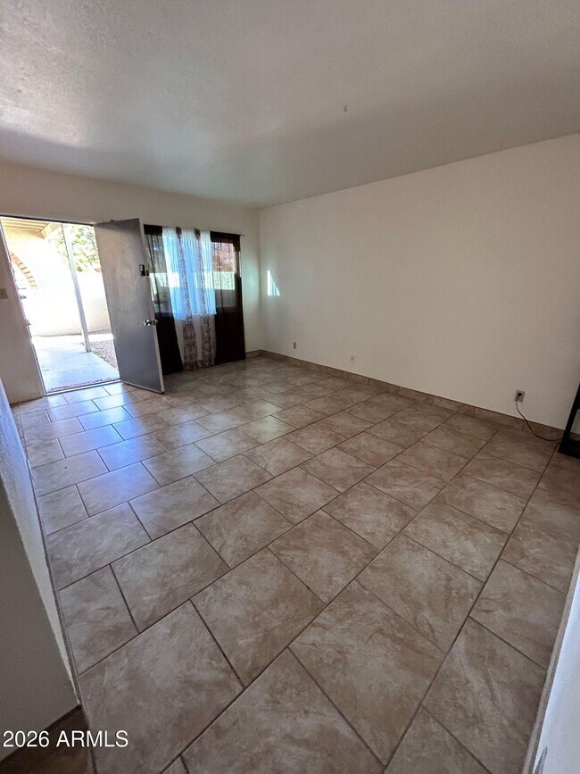 Building Photo - 1132 Paseo Juanita