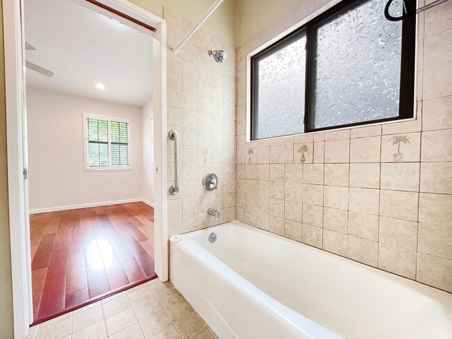 Building Photo - Pet Friendly Kailua Home with Pool, Waterf...