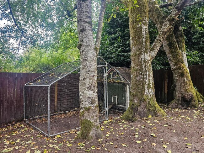 Building Photo - Spacious 3-Bed Home w/ AC, RV Parking & Hu...