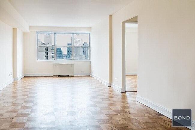 Building Photo - 888 Eighth Avenue
