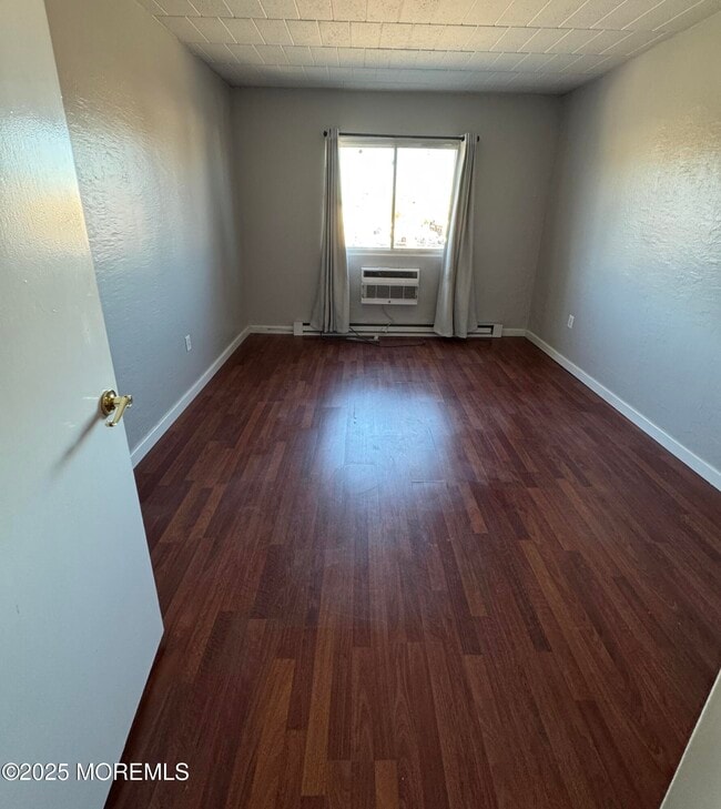 Building Photo - 21 Leroy Pl