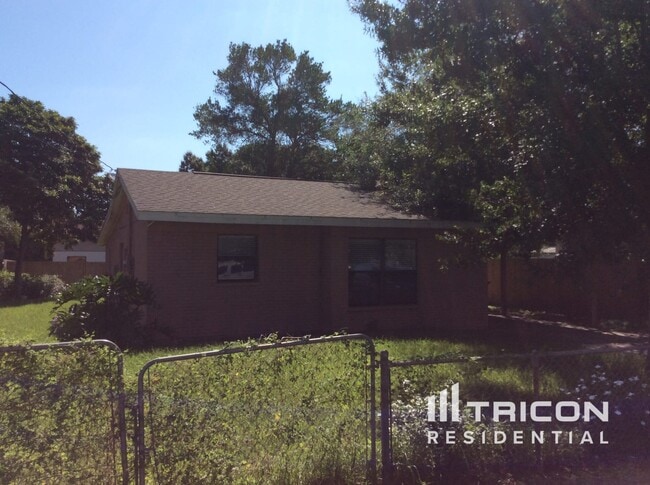 Building Photo - 14931 Pine Crest Rd