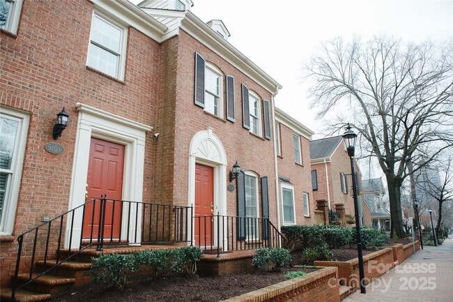 Building Photo - 510 N Poplar St