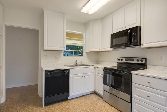 Building Photo - 2022 Collier Ave