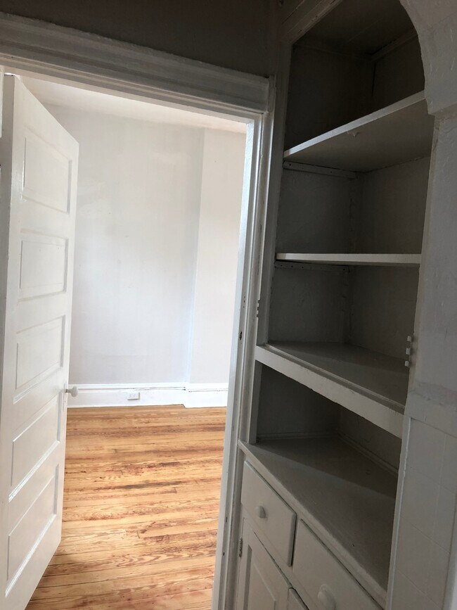 Building Photo - 2809 Sidney St