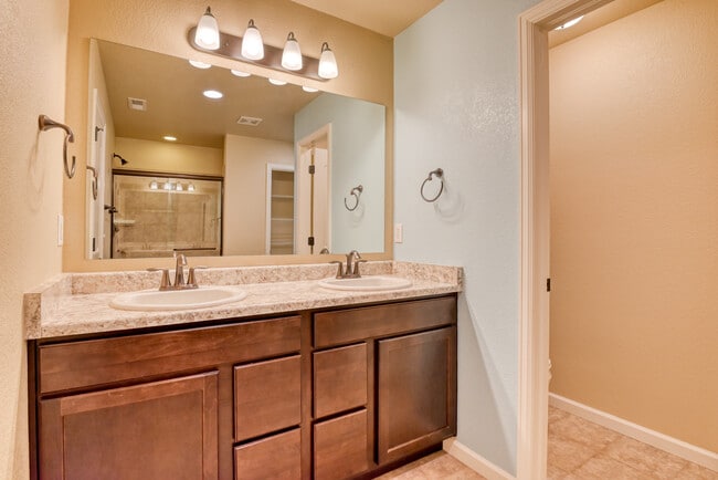 Building Photo - 5634 Celtic Cross Grove