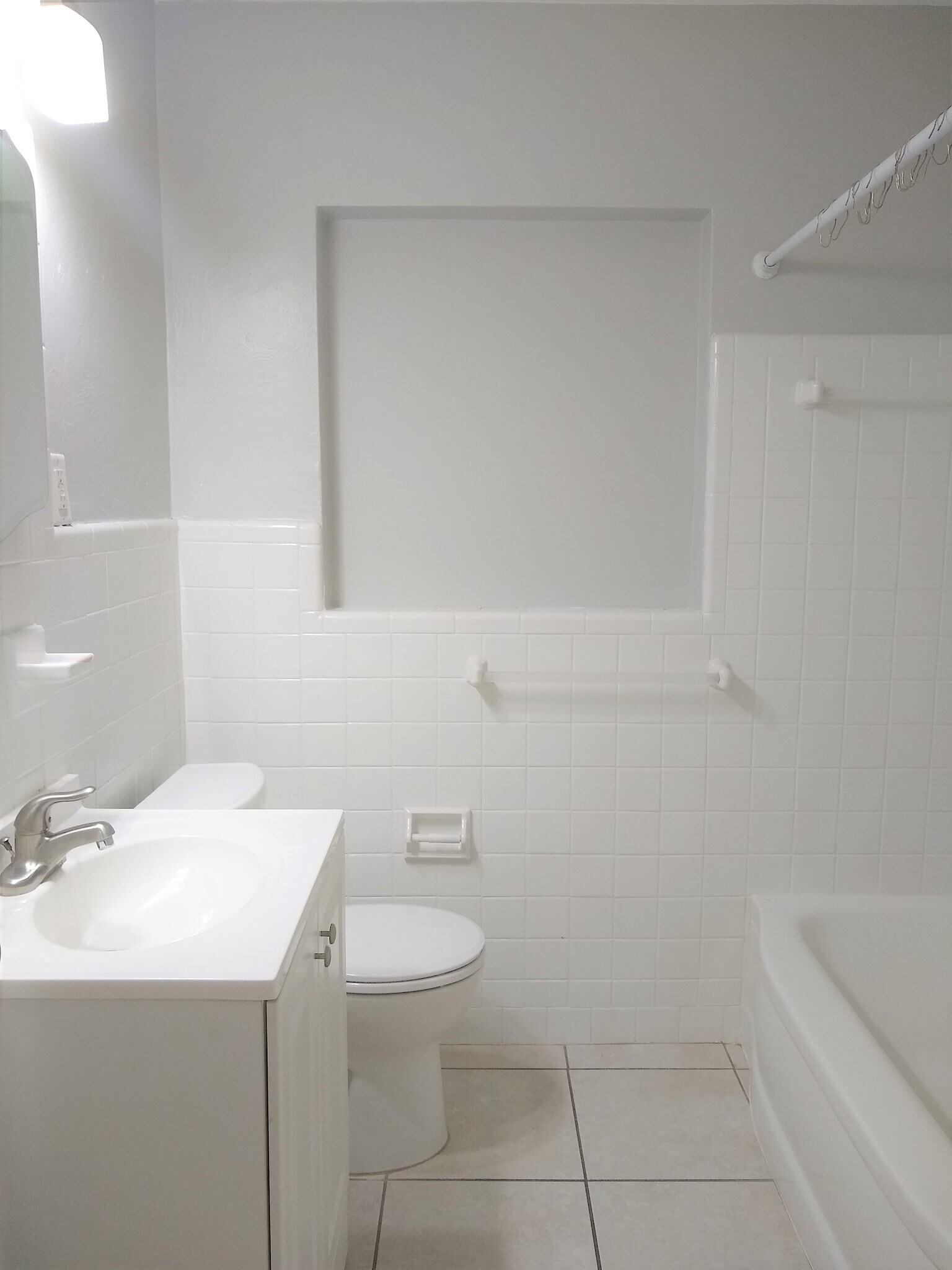 Building Photo - 3906 W Carmen St