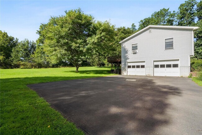 Building Photo - 7151 Podunk Rd