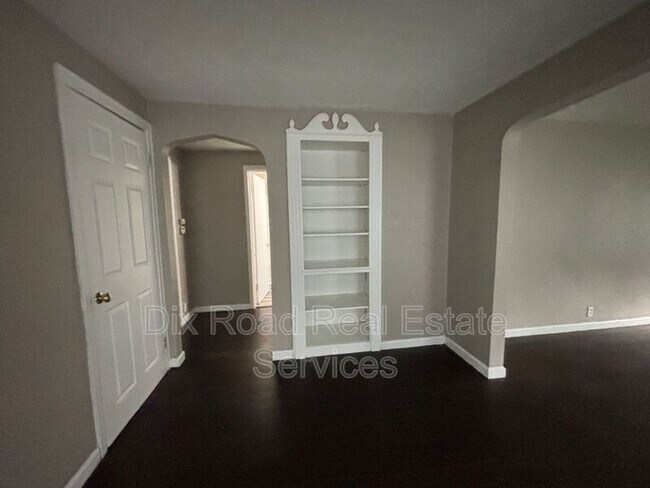 Building Photo - 144 Niagara Ave