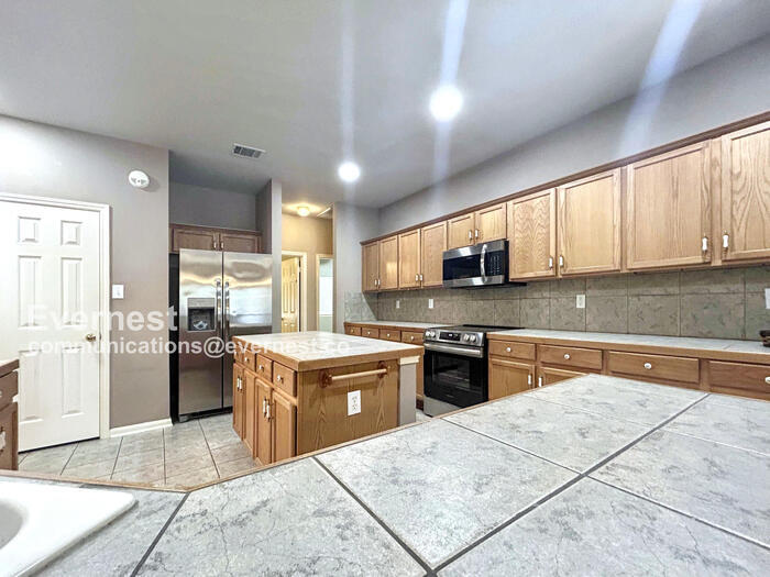 Building Photo - 2422 Cadara Woods