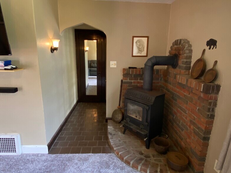 Building Photo - 2617 Maple Ave NE