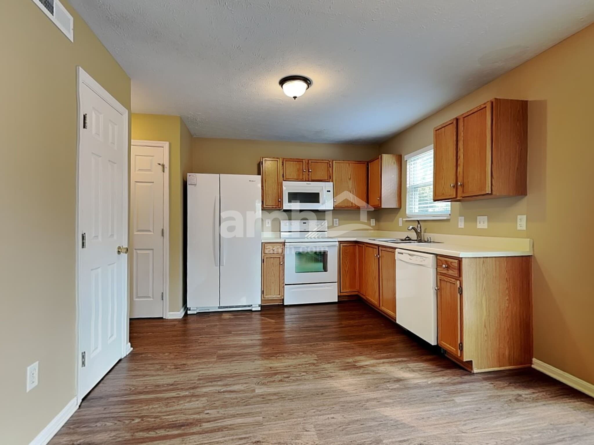 Building Photo - 640 Linden Creek