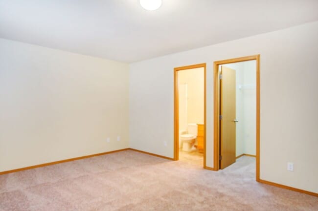 Building Photo - Holiday Move-In Special — Enjoy Half Off Your First Month’s Rent! Lovely 3 Bedroom Home in Coupev...