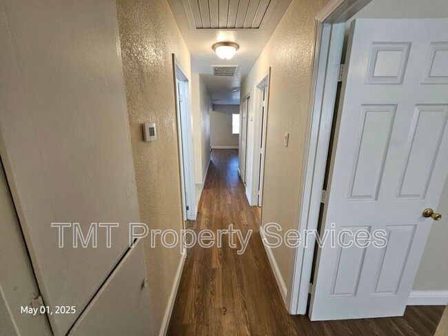 Building Photo - 1830 Nightingale Ave