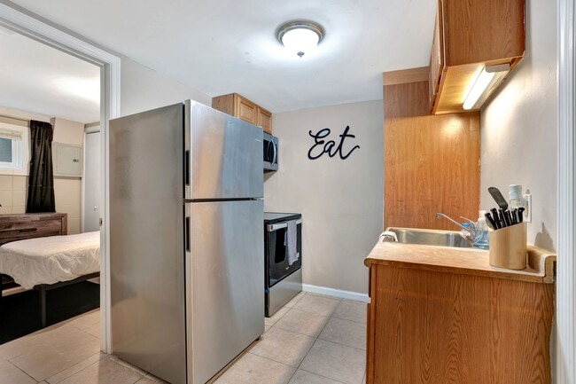 Building Photo - 408 Martin St