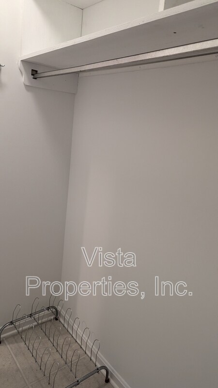 Building Photo - 10615 Sycamore Trail