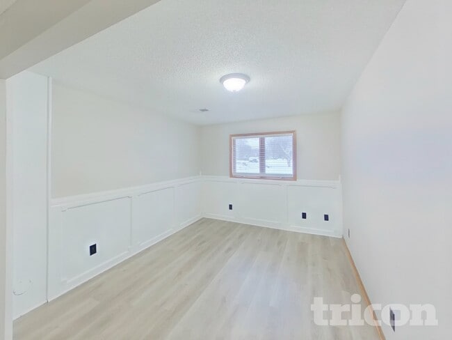 Building Photo - 1503 Palomino Trail