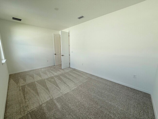 Building Photo - Sprawling 5BR/4.5BA Dream Home with 3-Car ...