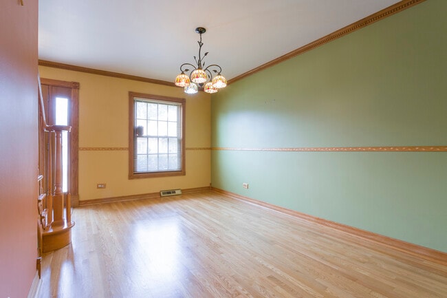 Building Photo - 1301 N Northwest Hwy