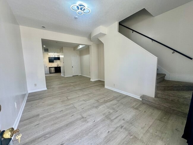 Building Photo - More value than the rent and closer to downtown.