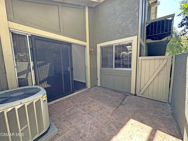 Building Photo - 499 Serento Cir
