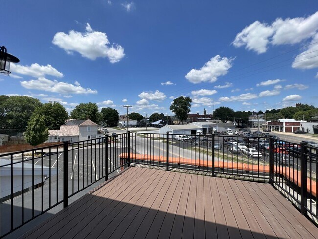 Building Photo - 431 S Columbus St