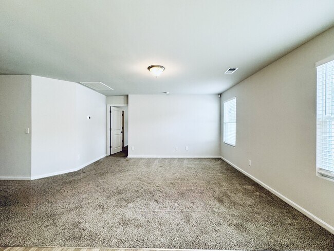 Building Photo - 136 Foxford Dr