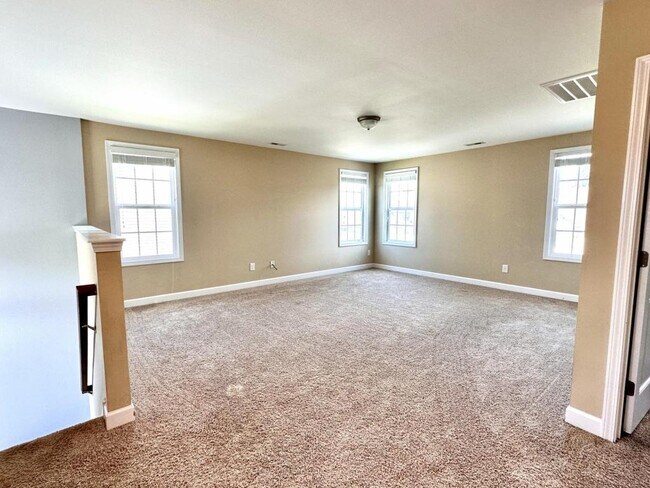 Building Photo - 6008 Crown Ridge Ct