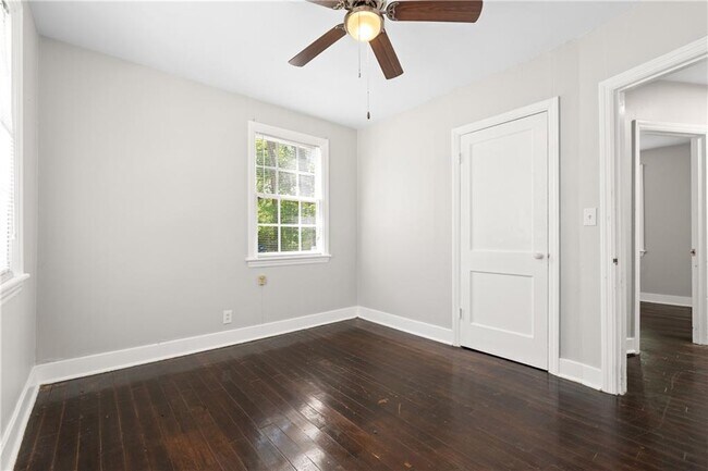 Building Photo - 5263 Border Dr S