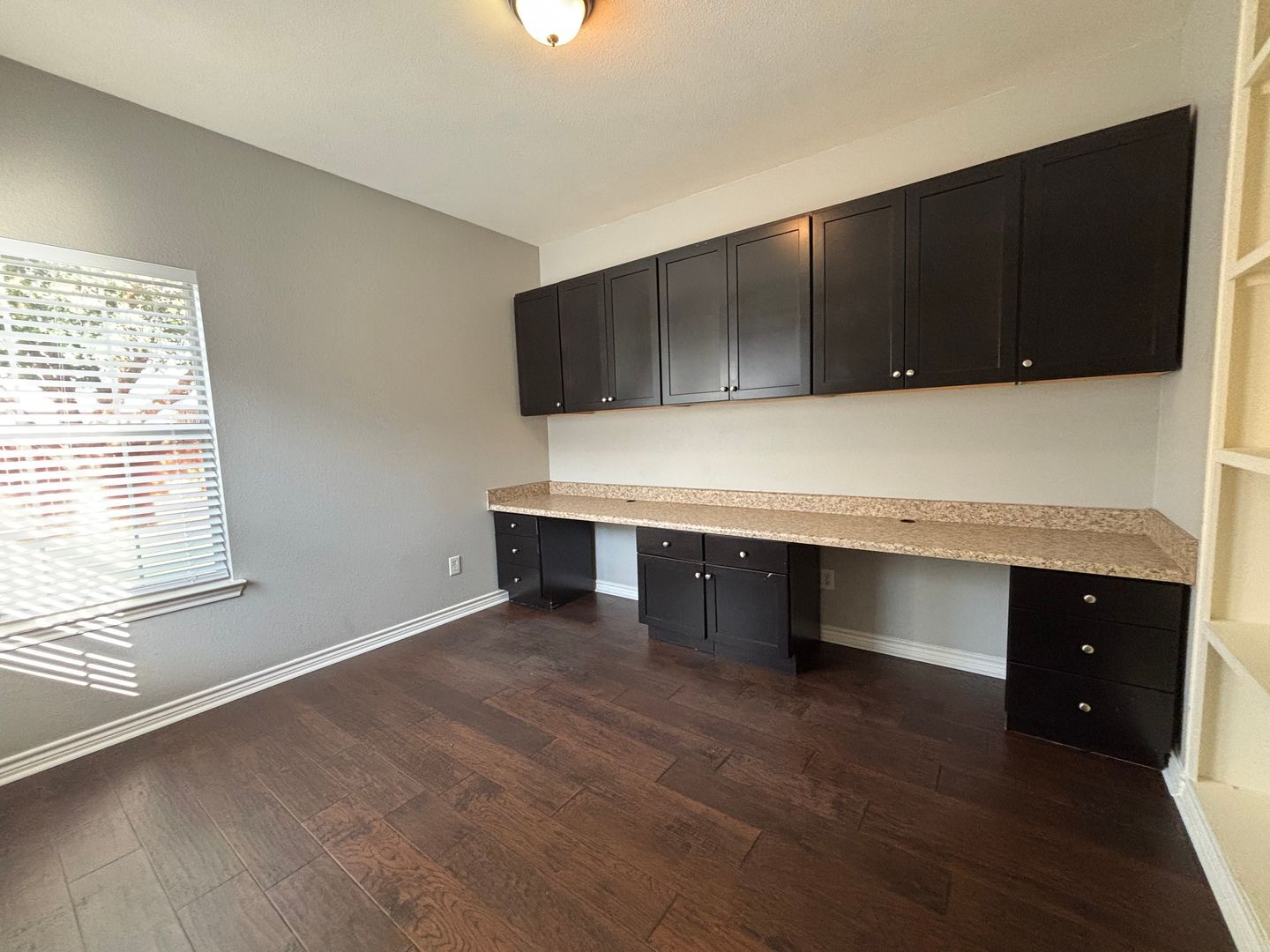 Building Photo - 10640 Line Berry Ln