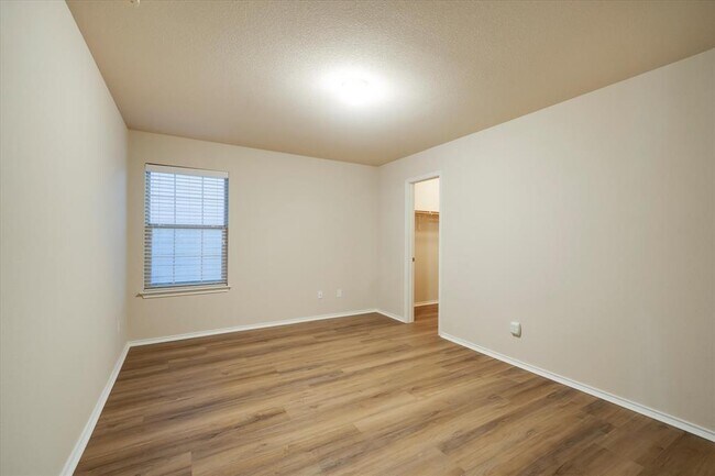 Building Photo - 185 Hometown Pkwy