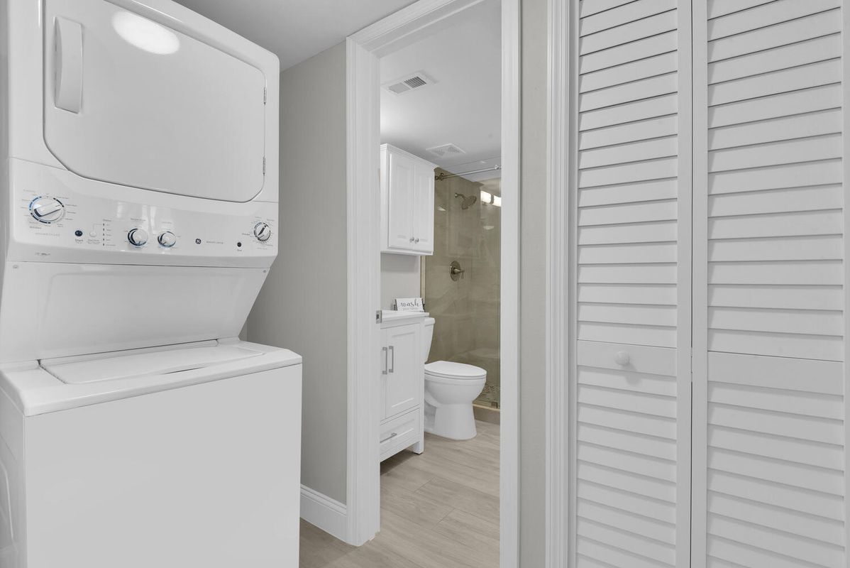 Building Photo - 16380 Dublin Cir