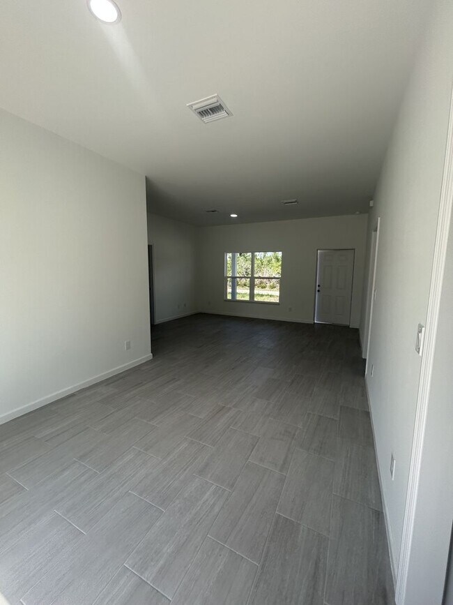 Building Photo - 544 Highlands Lake Dr