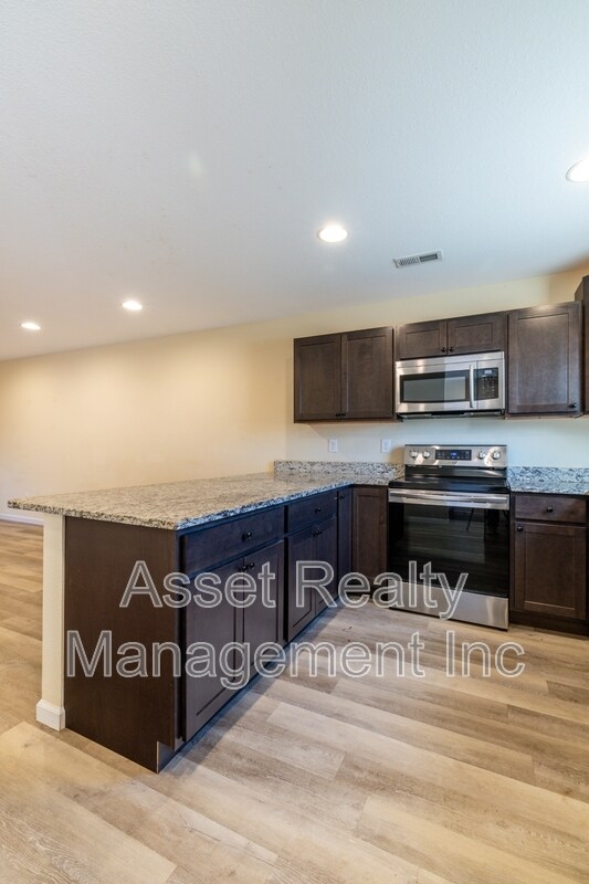 Building Photo - 932 Warrior Hill Dr